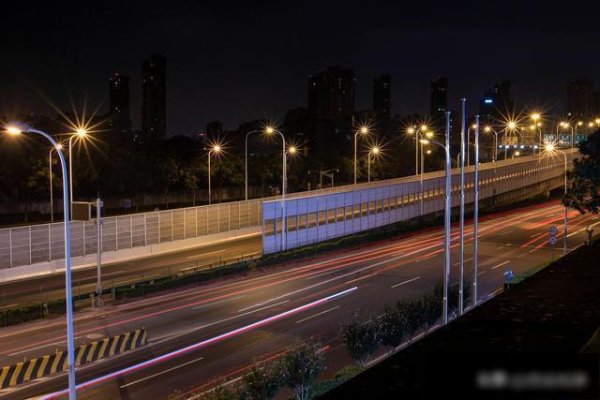 联美配资 举报人深夜遭围堵殴打，454条通话录音锁定幕后指使｜今晚九点半
